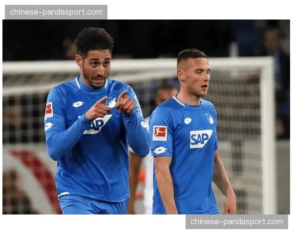 沃尔夫斯堡2-2战平波鸿，双方进球均来自前场定位球